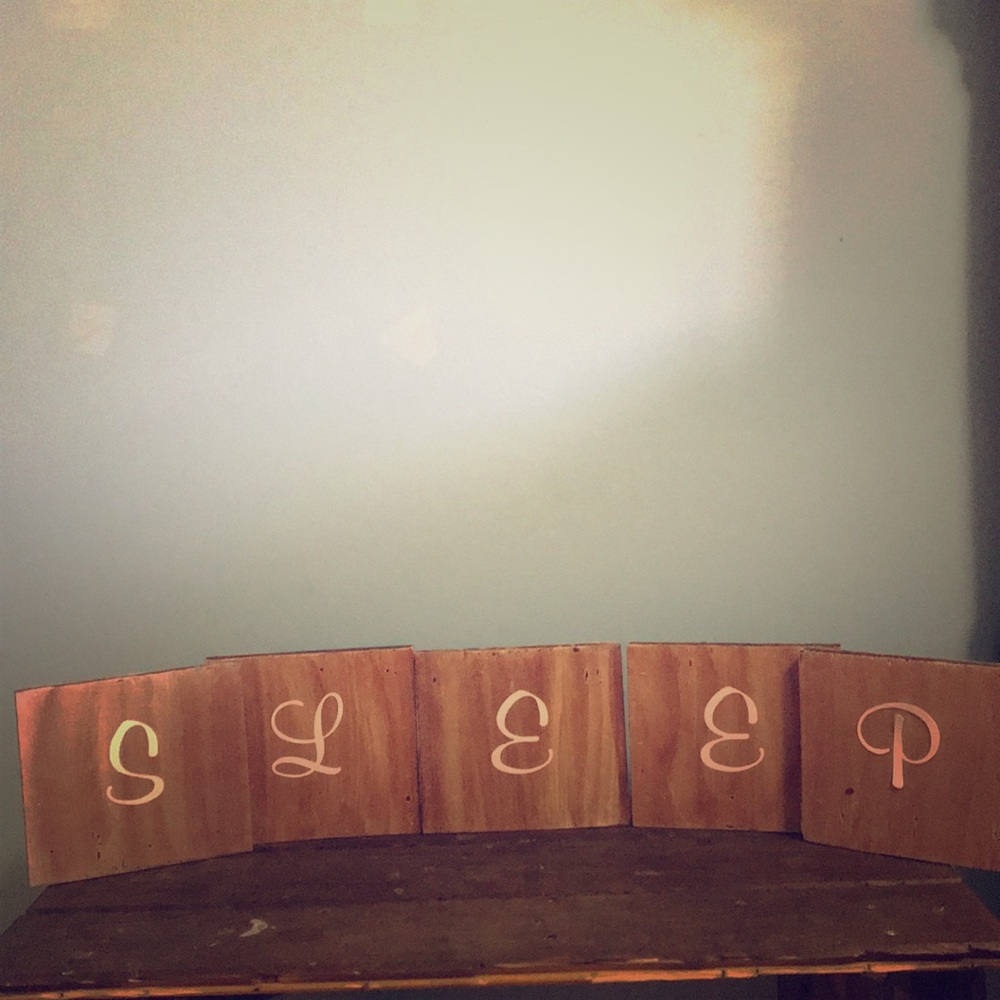 Sleep five piece sign set